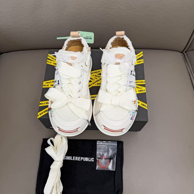 Smilerepublic Canvas Shoes